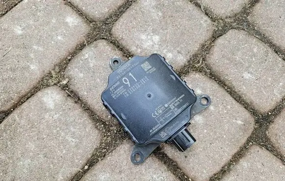 Toyota Highlander XU70 Distronic sensor radar 881620E191