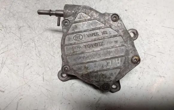 Toyota Avensis T250 Vacuum pump 01040582