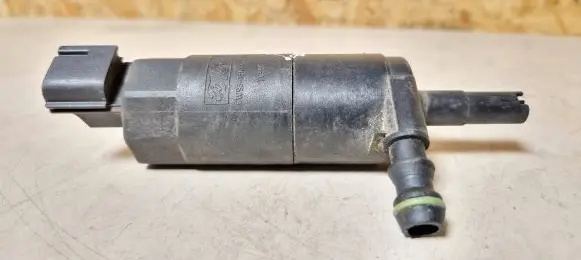Ford Focus Windscreen/windshield washer pump 5w9313k082aa