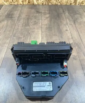 Mercedes-Benz E C207 W207 SAM control unit A2129003614 A2129015304 A2129020806