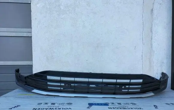 Volkswagen Tiguan Front bumper splitter molding 5NA853677N