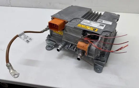 Mercedes-Benz EQA Hybrid / electric car battery A0009003132 A0009024476 A0009015211