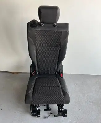Opel Zafira C Second row seats 