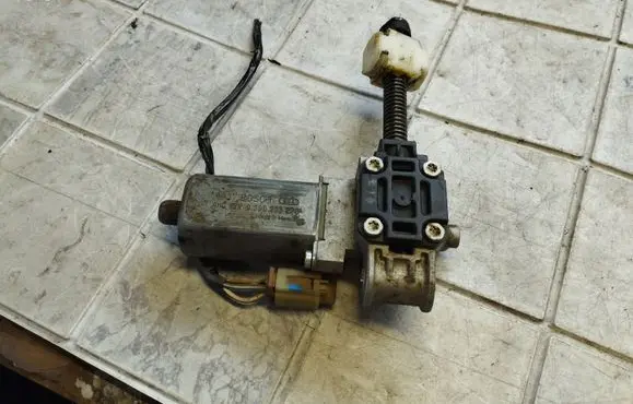 BMW X6 E71 Seat adjustment motor 0390203270