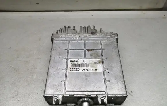 Audi A4 S4 B5 8D Engine control unit/module 028906021CE 0281001425