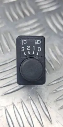 Nissan Primera Headlight level height control switch 37044A D42605