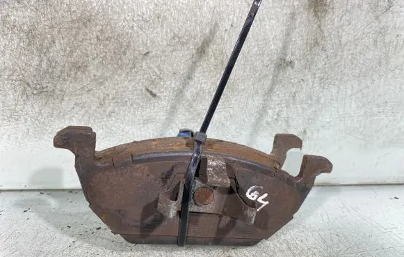 Volkswagen Golf IV Brake pads (front) 