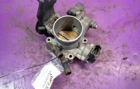 Hyundai i30 Throttle body valve 351002B060