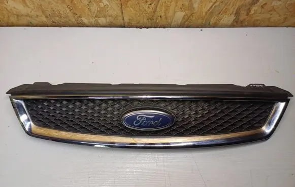 Ford Focus Front grill 4M518138AE