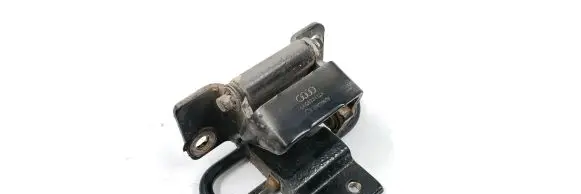 Audi A4 S4 B5 8D Rear door lower hinge 4A0833412A