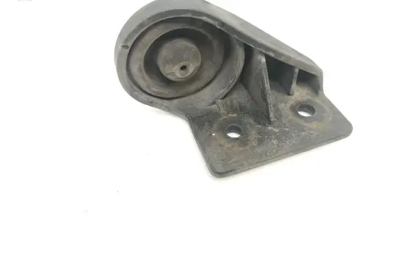 Radiator mount bracket