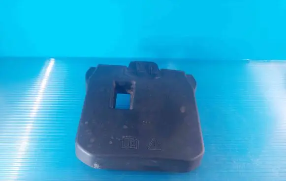 Ford Focus Battery box tray cover/lid AM5110A659AD CC8C9A