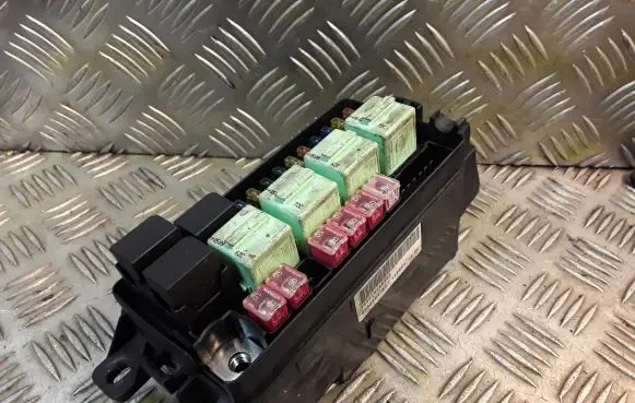 Mini One - Cooper R50 - 53 Fuse box set 6906604