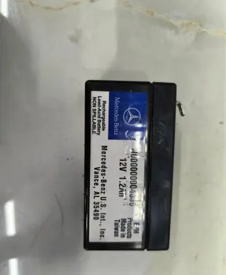 Mercedes-Benz E W212 Car battery N000000004039