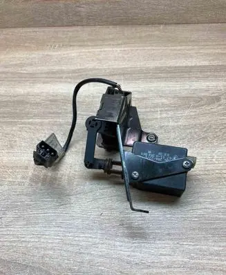 BMW 5 E39 Tailgate/trunk/boot lock/catch/latch 8238469 8384069