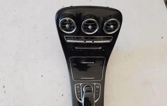 Mercedes-Benz C W205 Center console