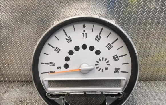 Mini One - Cooper Coupe R56 Speedometer (instrument cluster) 9136196
