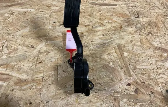 Subaru Legacy Accelerator throttle pedal 36010AG140 1988007120 03K1BB00541
