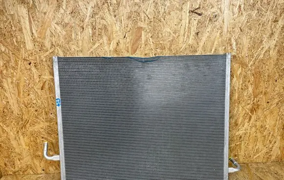 Volvo S90, V90 Coolant radiator 31657362