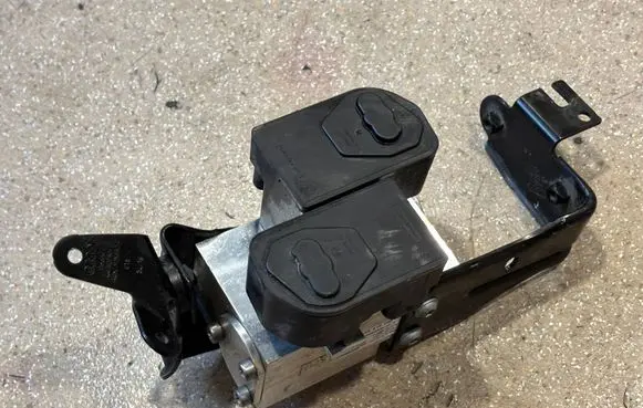 Audi e-tron Air conditioning (A/C) expansion valve 4KE816102