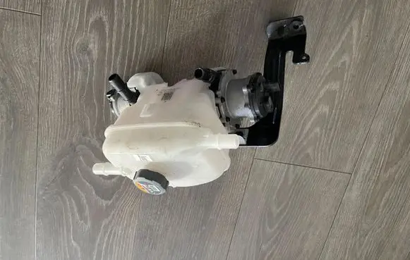 KIA Niro Coolant expansion tank/reservoir 25429AO000 369100EKJ0