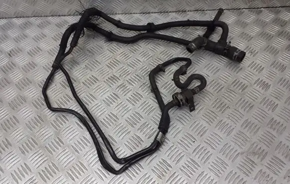 Mercedes-Benz E W210 Engine coolant pipe/hose