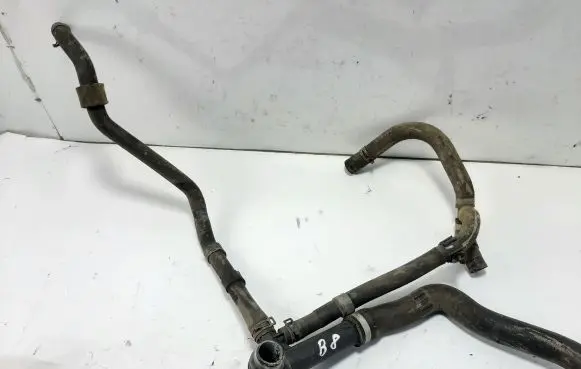 Volkswagen PASSAT B8 Engine coolant pipe/hose 5Q0121619D