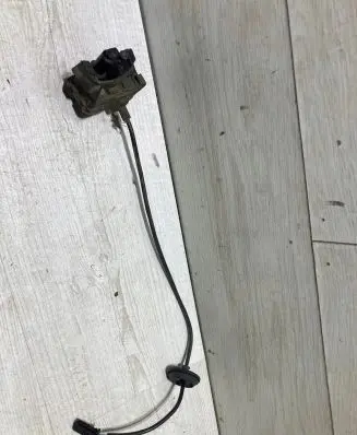 Fuel tank cap lock motor