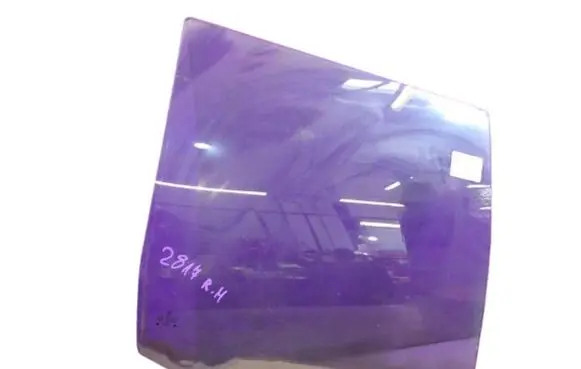 Volkswagen Bora Front door window glass four-door