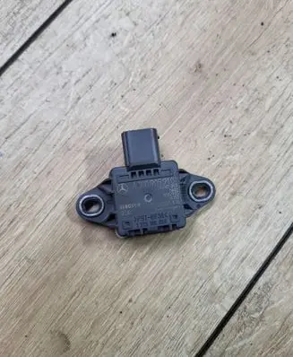 Mercedes-Benz E W212 ESP acceleration yaw rate sensor A0009059101 1275100853 0265005876