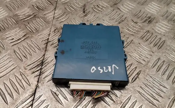 Toyota Corolla Verso AR10 Combustion control unit/module 896180f020