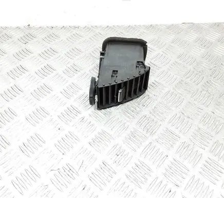 Toyota Prius (NHW20) Dash center air vent grill 1556823040 5556310050