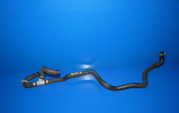 Volvo XC90 Engine coolant pipe/hose 