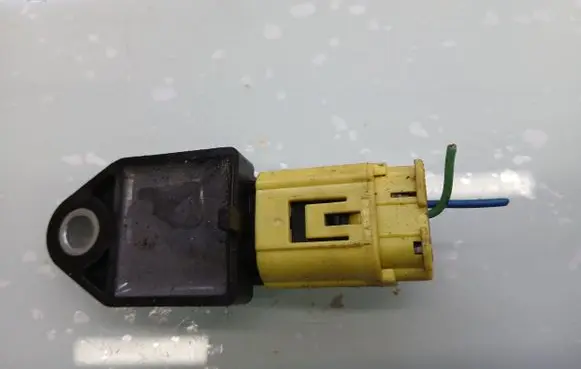 Toyota Avensis T250 Airbag deployment crash/impact sensor 8983305010 061513841E 8983305010R