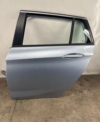 Opel Astra K Rear door