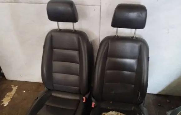 Volkswagen Touran I Seat set 