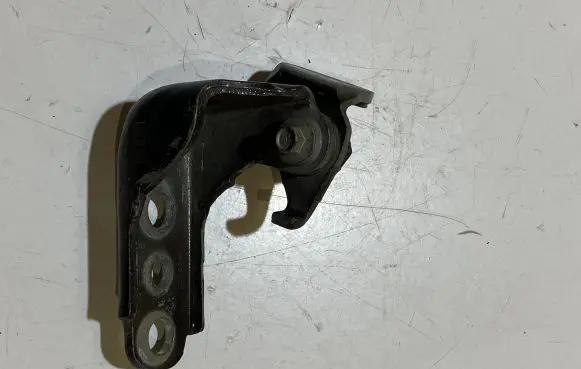 Ford Mustang VI Front door upper hinge 22800