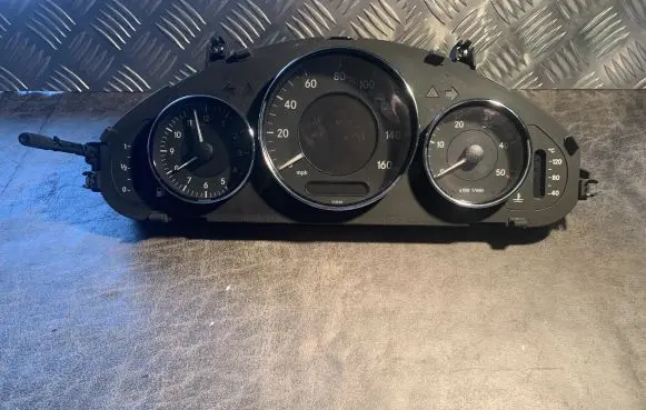 Mercedes-Benz CLS C219 Speedometer (instrument cluster) A2195405811