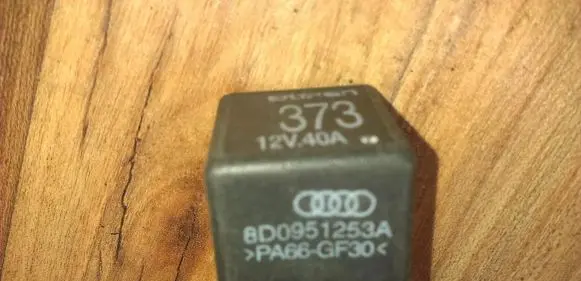 Audi A4 S4 B6 8E 8H Other relay 8d0951253a 373