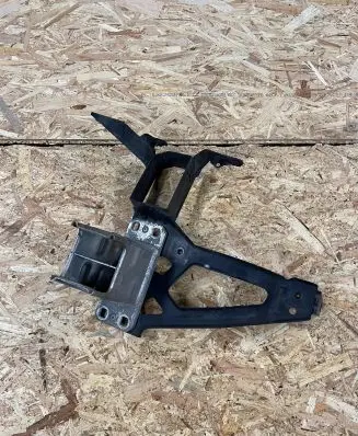 BMW 5 E60 E61 Headlight/headlamp mounting bracket 7033731