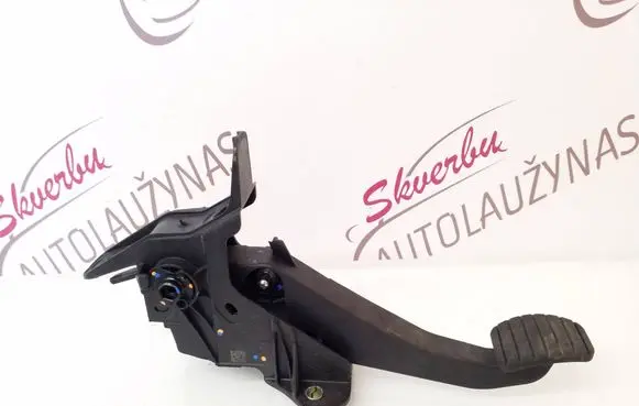 Renault Express Clutch pedal 8201298896 45033510R 8201298896B