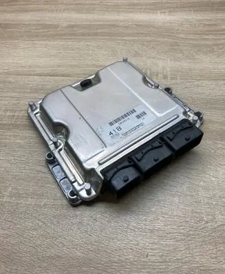 Volvo S40, V40 Engine control unit/module ECU 8200065996 30630418