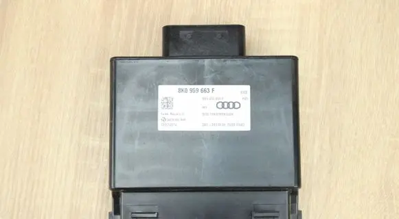 Audi A6 S6 C7 4G Voltage converter/converter module 8K0959663F