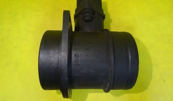 Seat Toledo II (1M) Mass air flow meter 038906461C 0281002757