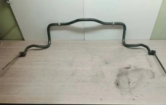 Toyota Avensis T250 Front anti-roll bar/sway bar