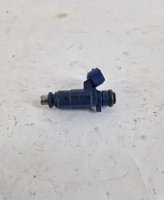 Hyundai i30 Fuel injector 353102B000