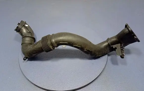 Chevrolet Express Air intake hose/pipe 960153569R