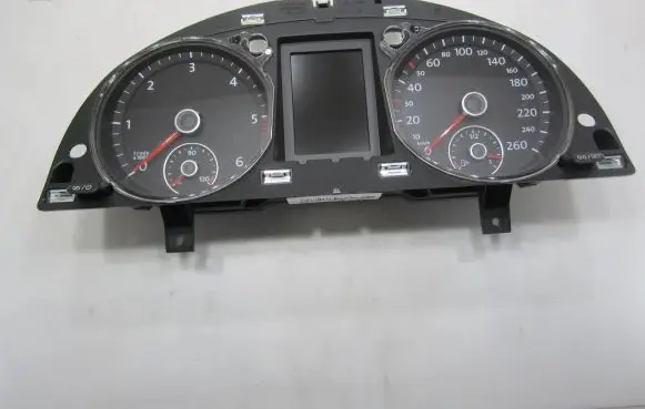 Volkswagen PASSAT B7 Speedometer (instrument cluster) 3AA920870J 016822