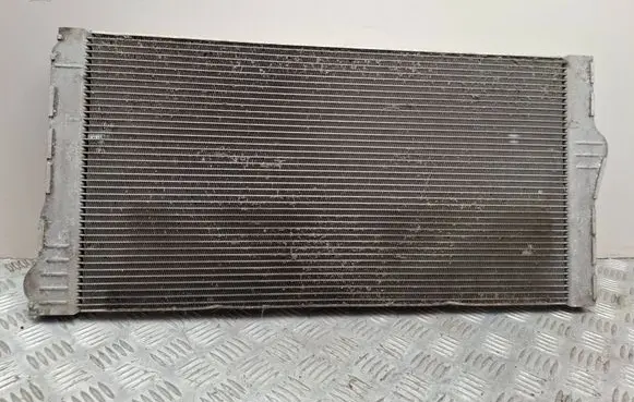 BMW 5 F10 F11 Coolant radiator 8509176 X0008001