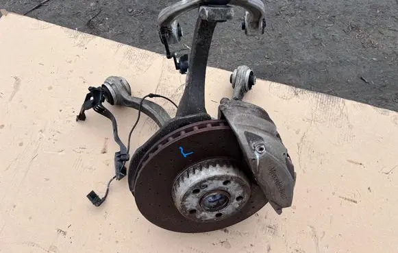 Mercedes-Benz E W238 Front wheel hub spindle knuckle 